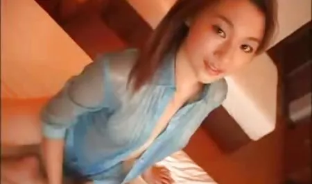 لزبین ها در 69 نمایش زبان ها لعنتی و نوازش می کنند عکس های سکس دختر پسر