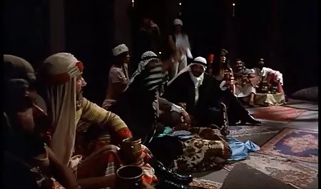 بچه ها قسمت انتهایی عکس دختر های سکسی لعنتی را با میله های مودار جدا می کنند