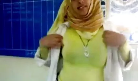 او به کلاه پشت سر اصلی آب اشاره عکس سکسی دختر دانشجو کرد