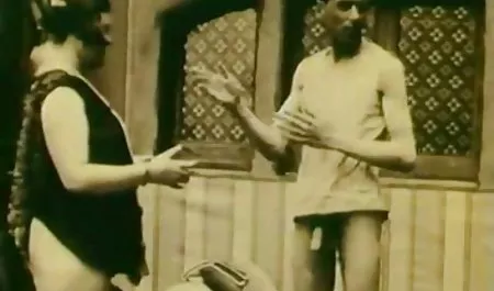 یک مادر باتجربه یک زن و شوهر سه نفر را آموزش می عکسهای سکسی از دختران دهد